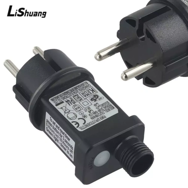 Ánh sáng đèn LED cổ tích vẫn rực rỡ sau cơn mưa gió nhờ chuẩn IP44 mà ít người chú ý