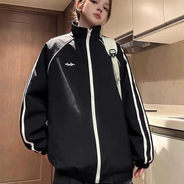 Áo khoác dù chống nước mùa thu đông khiến bạn suy nghĩ lại việc chọn áo khoác unisex cho cả nam và nữ