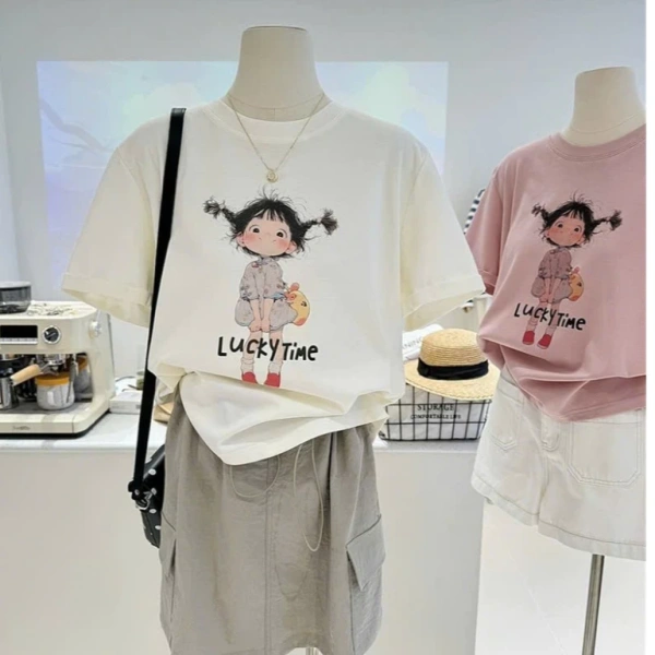 Áo thun nữ cotton dáng rộng: Khi cảm giác thoải mái lại làm mất tỷ lệ cân đối trong những chuyển động hàng ngày
