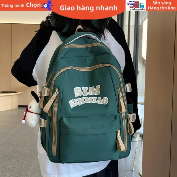 Balo nhiều ngăn vừa đáp ứng nhu cầu học tập, nhưng lại vô tình làm tăng gánh nặng lưng khi đi du lịch
