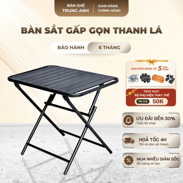 Bàn cafe gấp gọn thường che khuất ổ cắm, một chi tiết nhỏ khiến không gian làm việc bỗng chật hẹp.