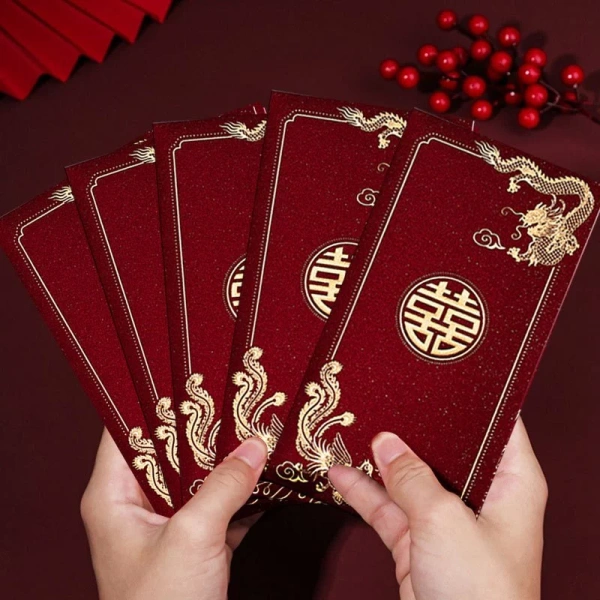 Bao lì xì đỏ năm mới mất sắc sau vài ngày – chi tiết nhỏ mà người mua thường bỏ qua