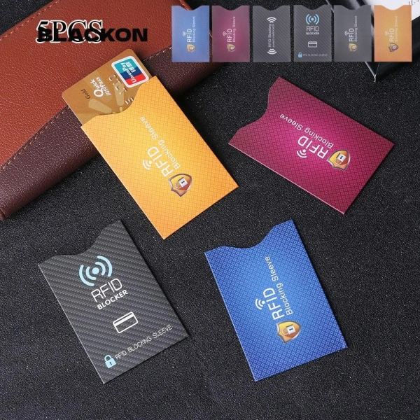Bảo vệ thẻ ngân hàng bằng móc đậy: chi tiết nhỏ mà ai cũng bỏ qua cho tới khi gặp rủi ro