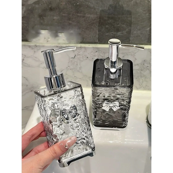 Bình chiết mỹ phẩm vòi nhấn gợn sóng 300ml‑400ml: Khi việc đựng dầu gội và sữa tắm tiện lợi lại gây rò rỉ bất ngờ