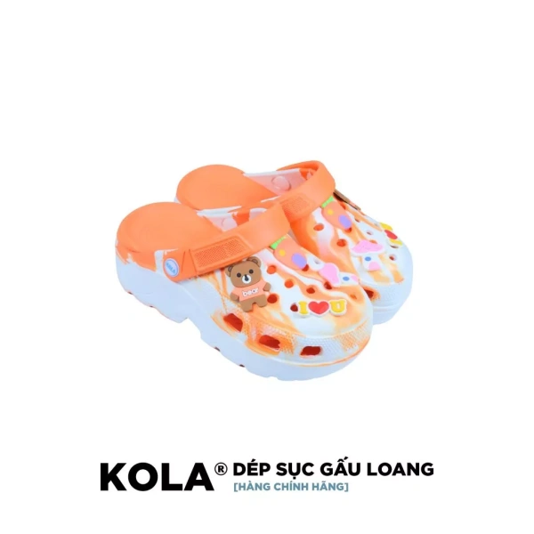 Bỏ qua kiểm tra độ bám của đế dép sục nữ, bạn sẽ bất ngờ gặp trơn trượt trên sàn ẩm