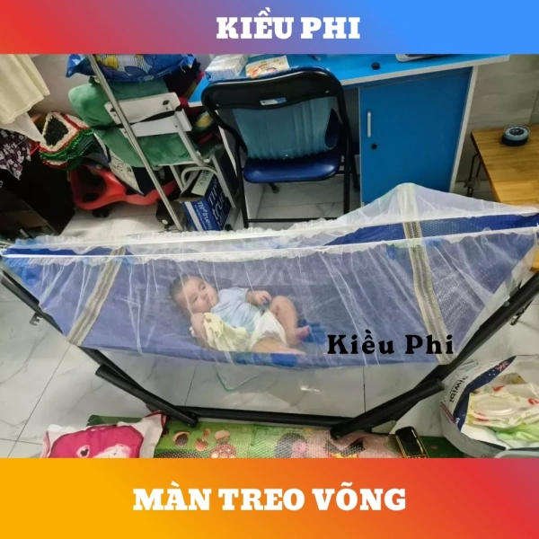 Buổi dã ngoại thường bị muỗi quấy rầy vì lưới ngủ gấp gọn không được căng chặt.