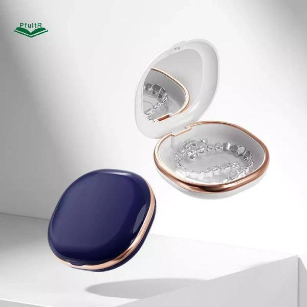 Cách nhỏ mà việc bỏ qua độ kín của hộp bảo vệ nẹp niềng khiến niềng răng bị hư trong những chuyến công tác