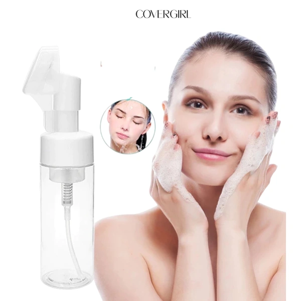 Chai nhựa có đầu bơm để tạo bọt sữa rửa mặt giảm lượng dung dịch dùng, nhưng lại khiến việc vệ sinh trở nên khó khăn