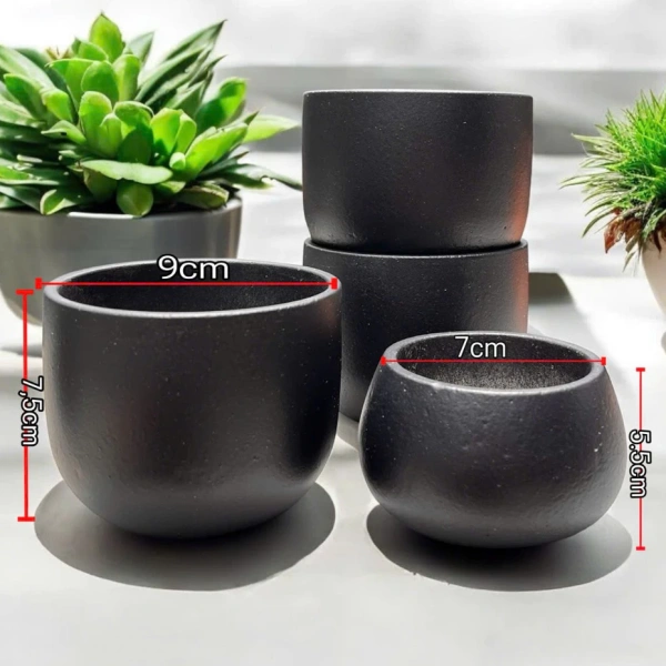 Chậu mini xi măng trong góc nhà: khi vẻ đẹp nhỏ bé lại ẩn chứa nguy cơ tràn đất và hư hỏng sàn.