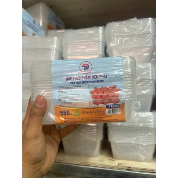 Chi tiết nắp không vừa vặn của hộp nhựa thường khiến không gian lưu trữ trở nên chật hẹp
