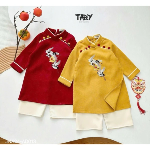 Chỉ vì không để ý chiều dài tay áo dài đôi cho bé trai, buổi lễ gia đình lại trở nên lo lắng.