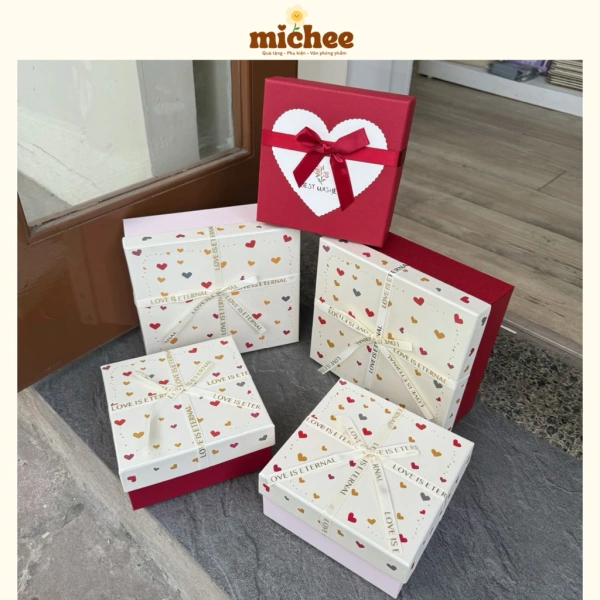 Chiếc hộp quà sang trọng khiến bất ngờ chuyển thành ký ức không thể quên