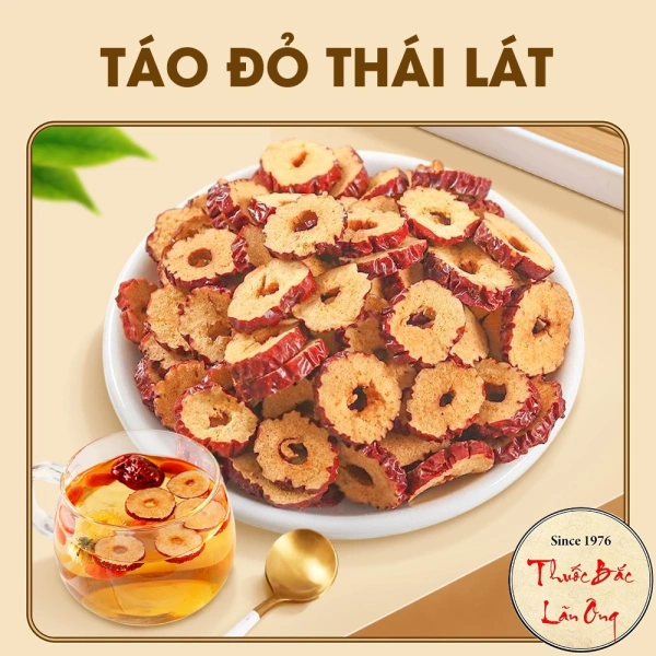 Độ giòn bất ngờ của táo đỏ sấy trong trà khiến buổi sáng trở nên thú vị hơn