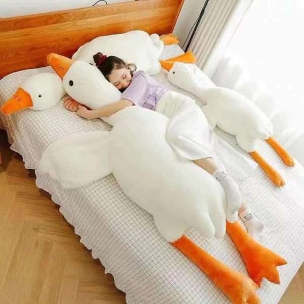 Độ mềm của gấu bông vịt giảm dần khi giặt không đúng cách