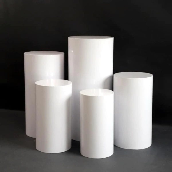 Đôi khi một chiếc đôn trụ trang trí lại quyết định sự hài hòa của toàn bộ tiệc sinh nhật, hơn cả mọi chi tiết khác