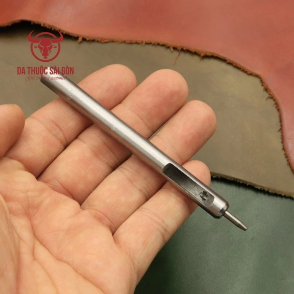 Đục lỗ dây đồng hồ sai kích thước: nguyên nhân khiến dây nhanh rách và cách tránh