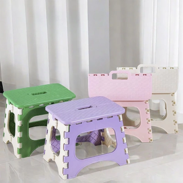 Ghế gập nhẹ tưởng chừng mang lại mọi tiện lợi, nhưng sức chịu tải yếu lại khiến mỗi lần cắm trại trở nên bối rối.
