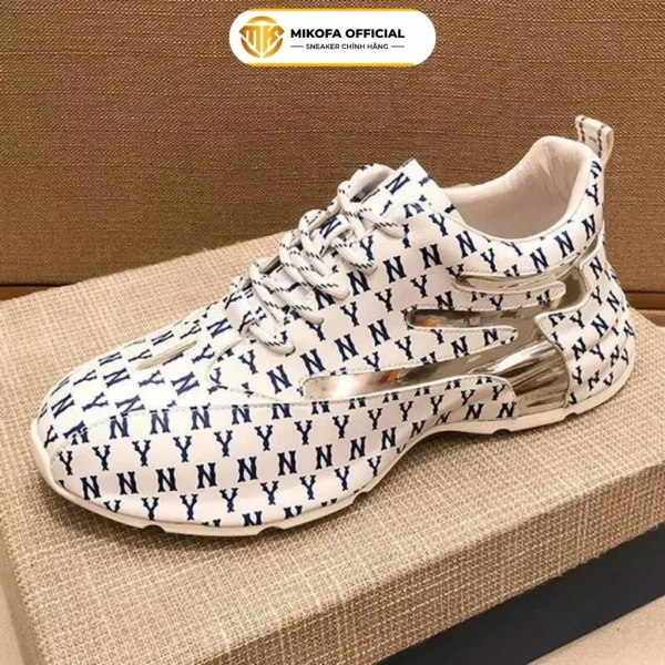Giày thể thao nữ với họa tiết dập chữ 3D: Khi chi tiết độc đáo ảnh hưởng tới cảm giác vừa vặn và phong cách hàng ngày