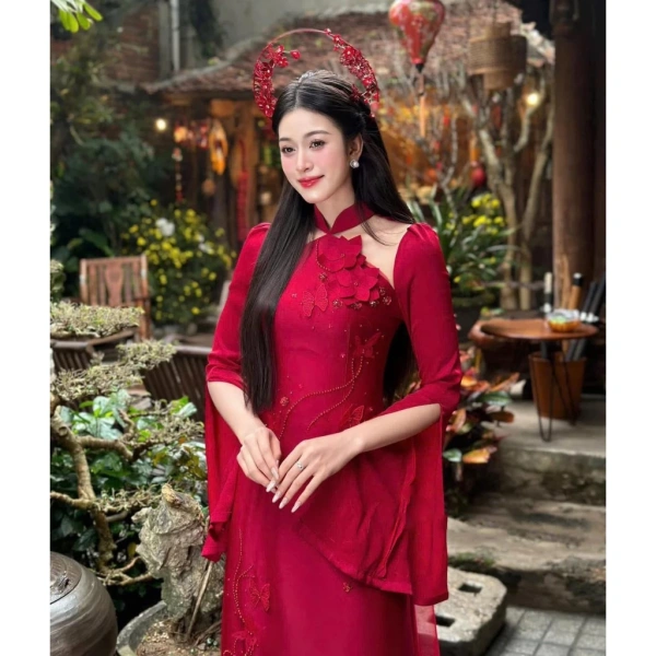Giữa mong muốn sự trang trọng và cảm giác nhẹ nhàng: trải nghiệm áo dài cưới lụa cao cấp trong lễ dạm ngõ
