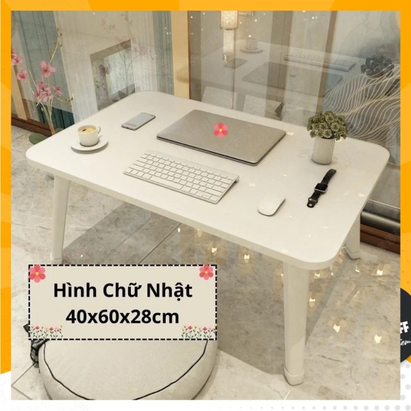 Giường ngủ vẫn rộng rãi dù có thêm bàn học gấp gọn mini bên cạnh