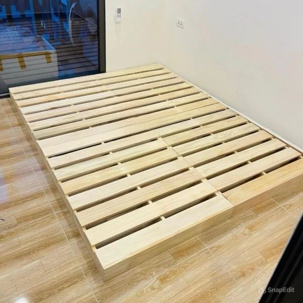 Giường pallet gỗ thông chống mốc, chống mối thực sự bền sau một năm chịu ẩm ướt?