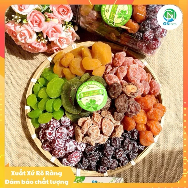 Hộp trái cây sấy dẻo 9 loại khiến người mua lần đầu bất ngờ vì độ cân bằng chua ngọt độc đáo