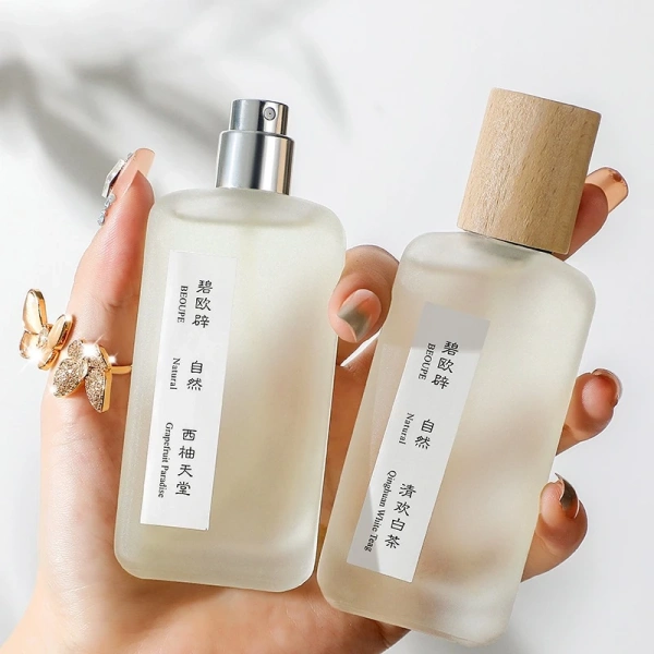 Hương trà nhẹ nhàng kéo dài suốt ngày khiến người dùng băn khoăn về độ phù hợp cho cả nam và nữ