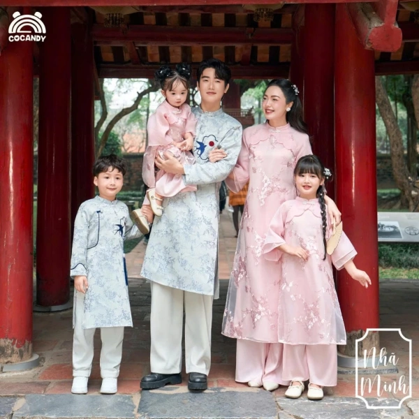 Khi áo dài xanh tùng trong bộ áo dài gia đình mang lại bất ngờ về cảm giác thoải mái suốt cả ngày