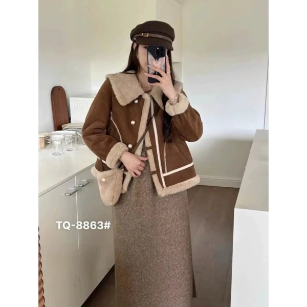 Khi áo khoác da lộn lót lông trông thời thượng lại khiến người mặc cảm thấy quá nặng trong những chuyến đi dài
