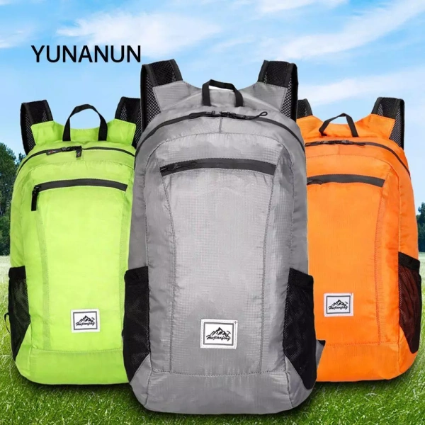 Khi ba lô 20 L đủ rộng để mang hết đồ du lịch, chỉ một túi phụ hở lại khiến hành trình trở nên bận tâm hơn.