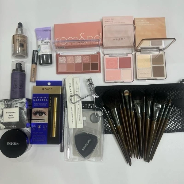 Khi bộ makeup 15 món hứa hẹn đầy đủ lại để lại khoảng trống trong các bước chăm sóc nhanh của buổi sáng