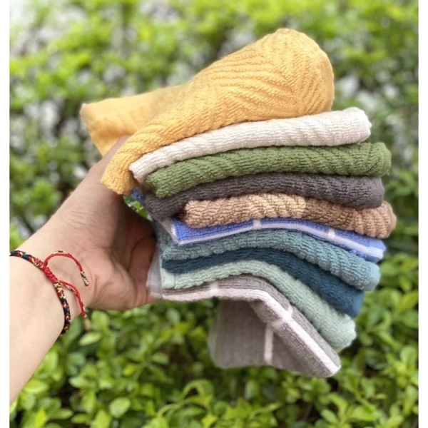 Khi bỏ qua độ dày của khăn lau cotton 30×30 cm, chất lượng sau hàng chục lần giặt thường khiến người dùng ngạc nhiên