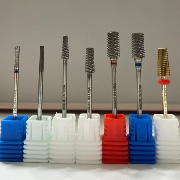 Khi đầu mài nail 5 inch thực sự giúp tiết kiệm thời gian và giảm rủi ro mài da ẩn trên móng.