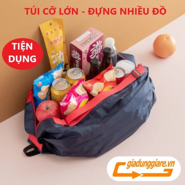 Khi khe hở nhỏ ở túi gập gọn vải Oxford bật mí, đồ trong vali bỗng trở nên ẩm ướt