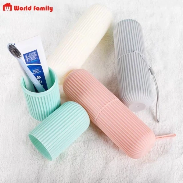 Khi không có cốc nhỏ trong hộp đựng bàn chải và tuýp kem du lịch, buổi sáng bận rộn bất ngờ lộn xộn