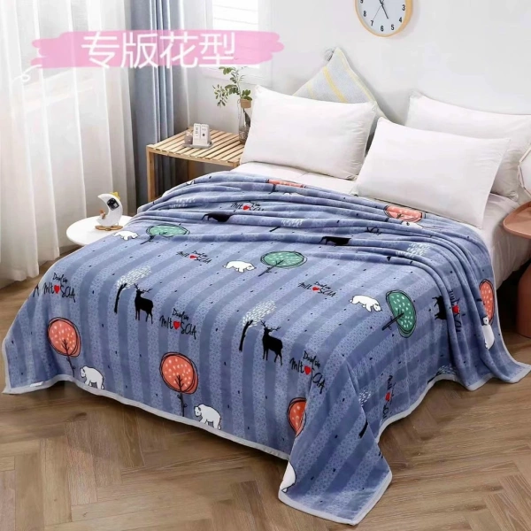Khi không gian làm việc lạnh lẽo, một tấm chăn mỏng nhẹ lại mang lại cảm giác ấm áp suốt bốn mùa