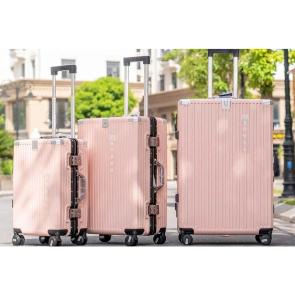 Khi niềm tin vào khóa TSA của vali kéo đa kích thước 32 bị thử thách trong chuyến công tác dài ngày