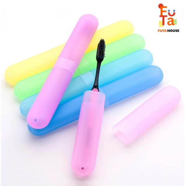 Khi ống mini cho đánh răng du lịch không kín, nước bọt rò rỉ khiến vali bất ngờ ướt.