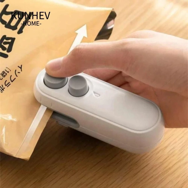 Khi quên kiểm tra pin, máy hàn nhiệt mini trong bếp lại trở thành rắc rối bất ngờ.