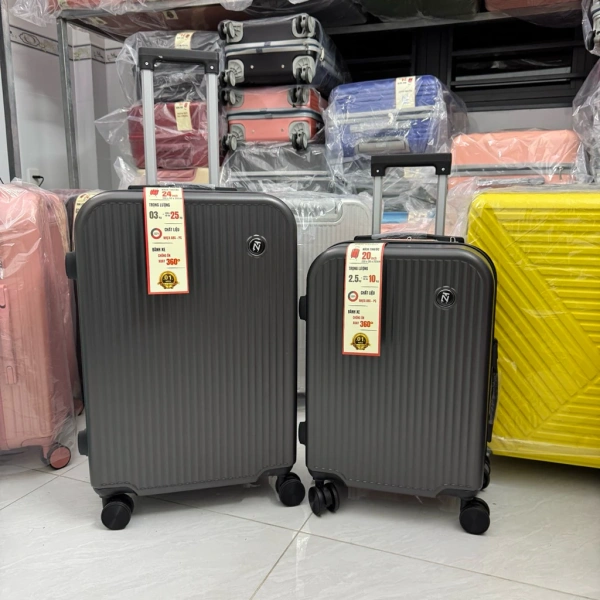 Khi vali kéo du lịch nhẹ size 20/24 lại không đủ không gian cho những món đồ thiết yếu