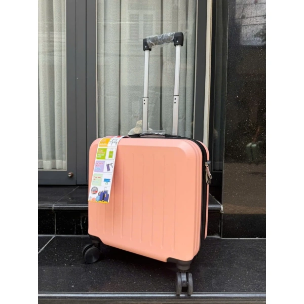Khi vali mini không có ngăn bảo vệ laptop, chuyến công tác ngắn ngày bất ngờ gặp rắc rối
