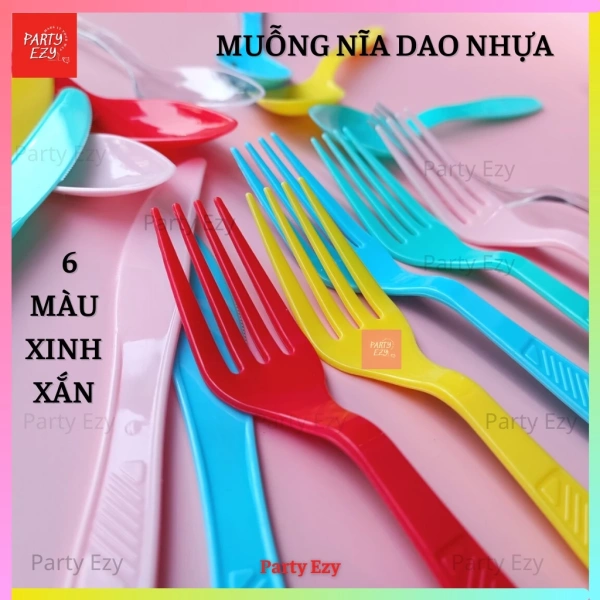 Màu sắc của muỗng nĩa sinh nhật có làm giảm hứng thú khi cắt bánh kem không?