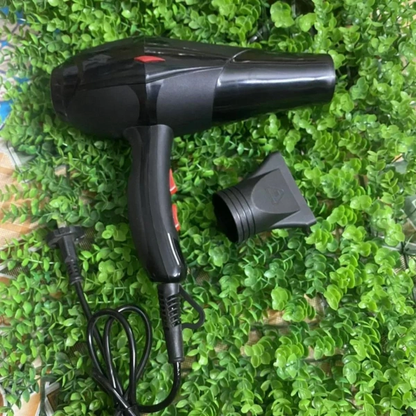 Máy sấy tóc 2 chiều công suất lớn: sấy nhanh hơn nhưng tóc dễ khô ráp sau thời gian sử dụng