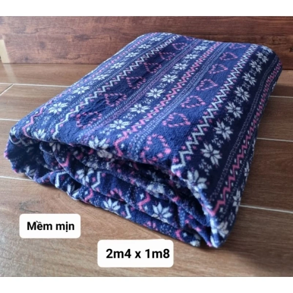 Mềm mịn nhưng không phải lúc nào cũng thoải mái: Điều bất ngờ khi dùng mền văn phòng trong ngày hè
