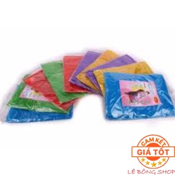 Một tháng trải nghiệm áo mưa giấy tiện lợi: đẹp bên ngoài, bền không như mong đợi