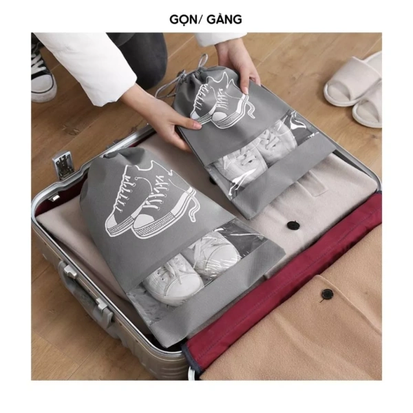 Những bất ngờ khi chưa chuẩn bị túi đựng giày riêng trong vali du lịch