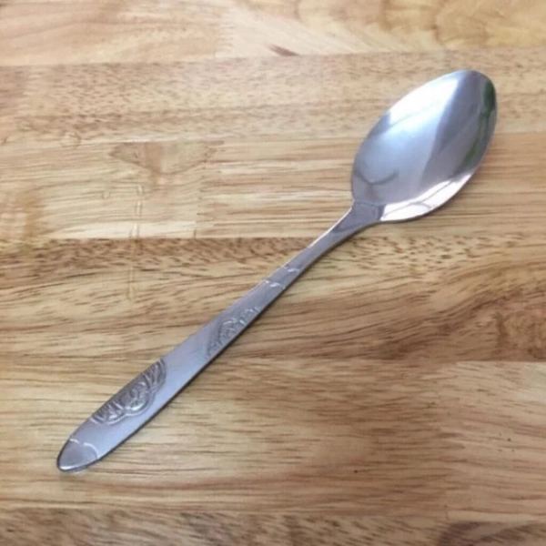 Những chi tiết nhỏ của bộ thìa nĩa inox khắc hoa văn mà nhiều người không nhận ra cho tới lúc bữa ăn gặp bất ngờ.