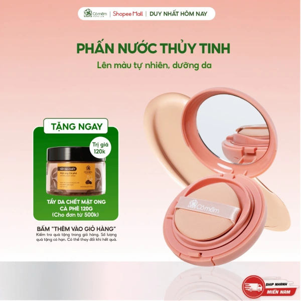 Phấn nước lớp nền mỏng che khuyết điểm suốt sáng, nhưng độ bám bắt đầu suy giảm khi da tiếp xúc với mồ hôi ngày dài.
