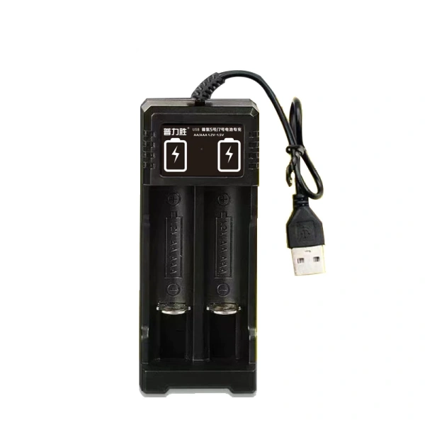 Sạc đa cổng USB 5‑7 khe giảm rối dây cáp nhưng bất ngờ làm bàn làm việc trở nên chật hẹp
