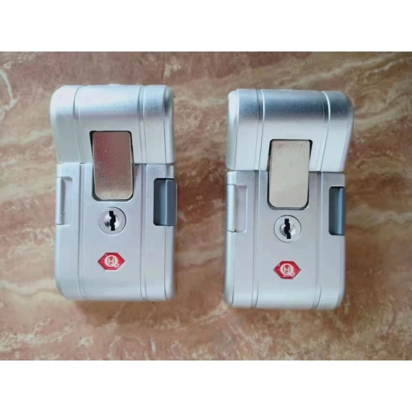 Sao một chiếc khóa đơn không đủ bảo vệ vali khung nhôm trong những chuyến bay dài?